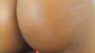 Brazilian Black Amateur Fists Herself on Webcam Hoe 2
