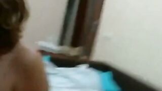 Муж трахает любимую молодую жену.