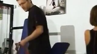 Svensk Trekant Anal på Gymmet Hoe 2