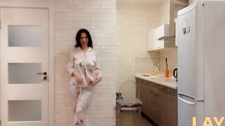 Big-Titted Brunette MILF Pussy Play on Webcam