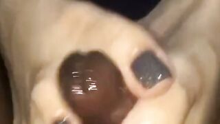 Black Amateur's Pretty Toes Footjob