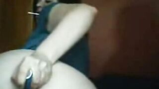 Safada mete coisas na bunda - webcam amadora anal