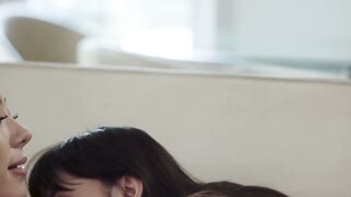 Stepsister slowly lick and finger my wet pussy