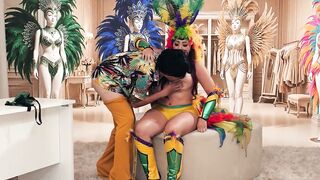THE MILF's CARNIVAL OUTFIT . Kari Cachonda