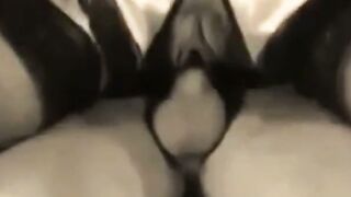 Harter Analsex mit deutscher Mutter in Nylonstrümpfen (Vintage-Gruppensex)