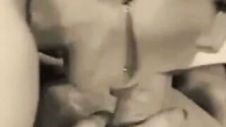 Harter Analsex mit deutscher Mutter in Nylonstrümpfen (Vintage-Gruppensex)