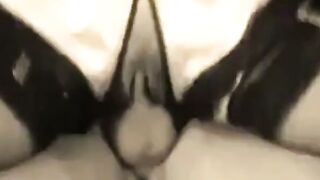 Harter Analsex mit deutscher Mutter in Nylonstrümpfen (Vintage-Gruppensex)