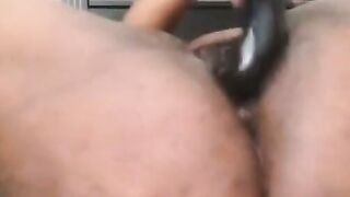 Black Amateur Makes it Squirt