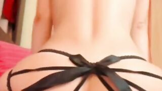 Hot MILF Babe on Webcam