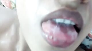Mexican Amateur Plays With Dildo on Webcam