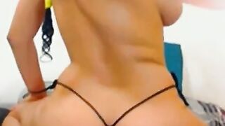 Hot Latin Girl Shows Off Her Perfect Booty And Dances On Cam