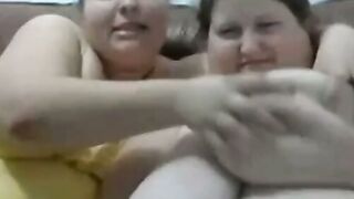 Curvy Girls On Cam - Girl-on-girl webcam show with big beautiful curves