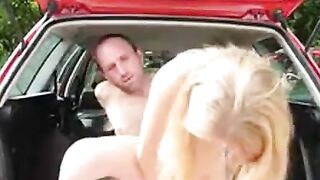 Blondes Behinderungsfreundin - Public Pickup & German Anal Sex