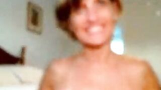 Exclusive Amateur Milf Shows Off Her Skills in Solo Cam Session