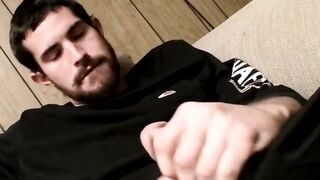Beard-Hunter's Solo Jack Off - Muscular Hunk Jerking For His Fans