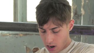 Hungry Hunk Feeds Big Dick to Muscular Stud - GayPornHub