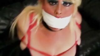 British Amateur's Kinky Blowjob in Bondage