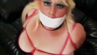 British Amateur's Kinky Blowjob in Bondage