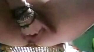 Girl's Solo Cam Show With A Bottle As A Dildo
