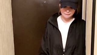 Pizzas-Delivered-To-Your-Doorstep! Hot Blonde MILF Gives Sexual Treatment To The Customer