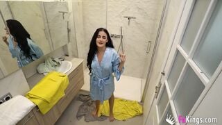 Vulgar teenagers seduces the plumber and sends us the sex tape ;-D