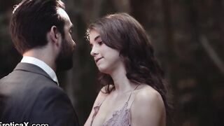 Bombshell Ellie Eilish Learns Some Sex Ed From Professor