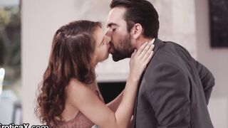 Bombshell Ellie Eilish Learns Some Sex Ed From Professor