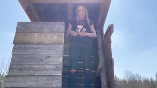 Freaky 18 loves to pissing and gets caught