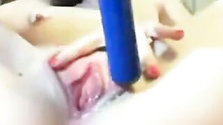 Multiple Orgasms: Squirting Webcam Girl