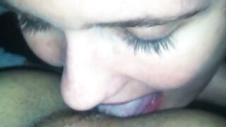 Deutsche Amateur-Ehefrau gibt Blowjob und Rimming