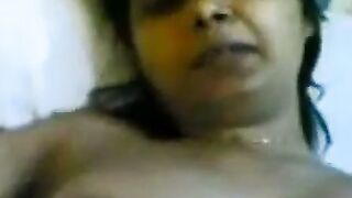 Bengali Beauty Teases Her Lover in Amateur Indian Scene