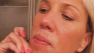 Amateur MILF Wife Loves Cum Facial