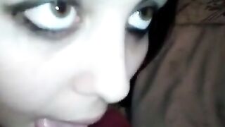 Blowjob amatoriale italiano fatto in casa con finale in faccia