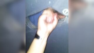 Svenska Hustruns Glory Hole Handjob