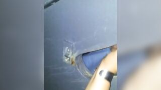 Svenska Hustruns Glory Hole Handjob