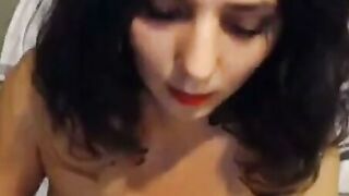 Big-Titted Amateur Girl Goes Live on Webcam