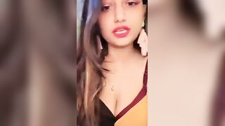 Desi Amateur Zoya Shows Off Her Boobs on Chamet Live
