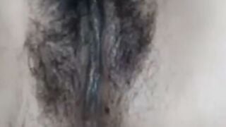 Natural Amateur Babe Shows Off Hairy Pussy on Webcam