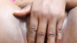 Ebony Amateur Teases Her Big Pussy on Webcam