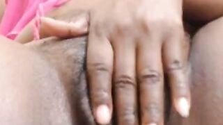 Ebony Amateur Teases Her Big Pussy on Webcam