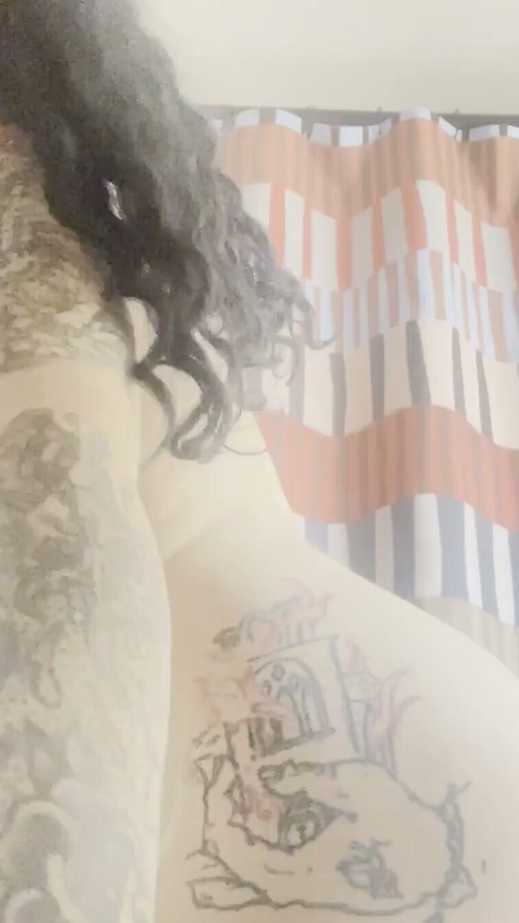 Emo Brunette Twerks Solo With Butt Plug