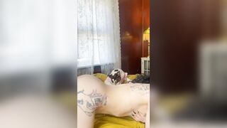 Your Goth GF Keeps Sending You These Hot Solo Clips
