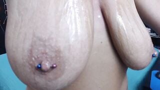 highandhorny22 – Oiling up my huge natural boobies!