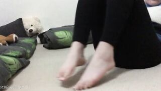 Toes On Web Cam - Miley Grey
