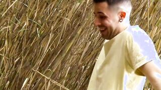 Teenie warten into unserem Geheimversteck um gefickt zu werden