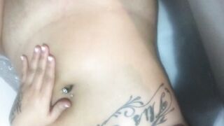 Masturbate inside the tub, Goddess bunny