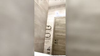 Rita Fox washes and masturbates her snatch inside the shower
