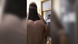 Muslim thot with a fat booty