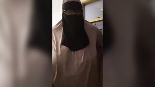 Muslim thot with a fat booty