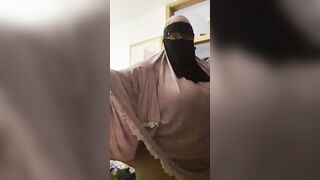 Muslim thot with a fat booty